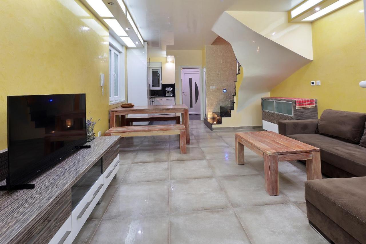 Villa Mainz Novalja Εξωτερικό φωτογραφία
